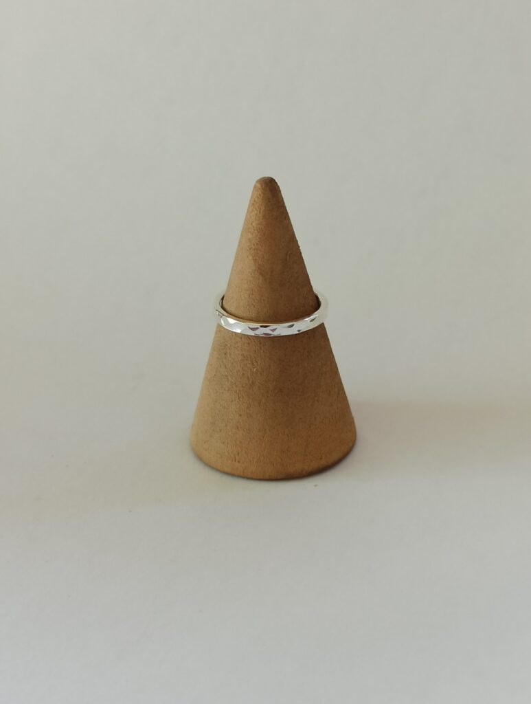 Anillo Midi Martellé